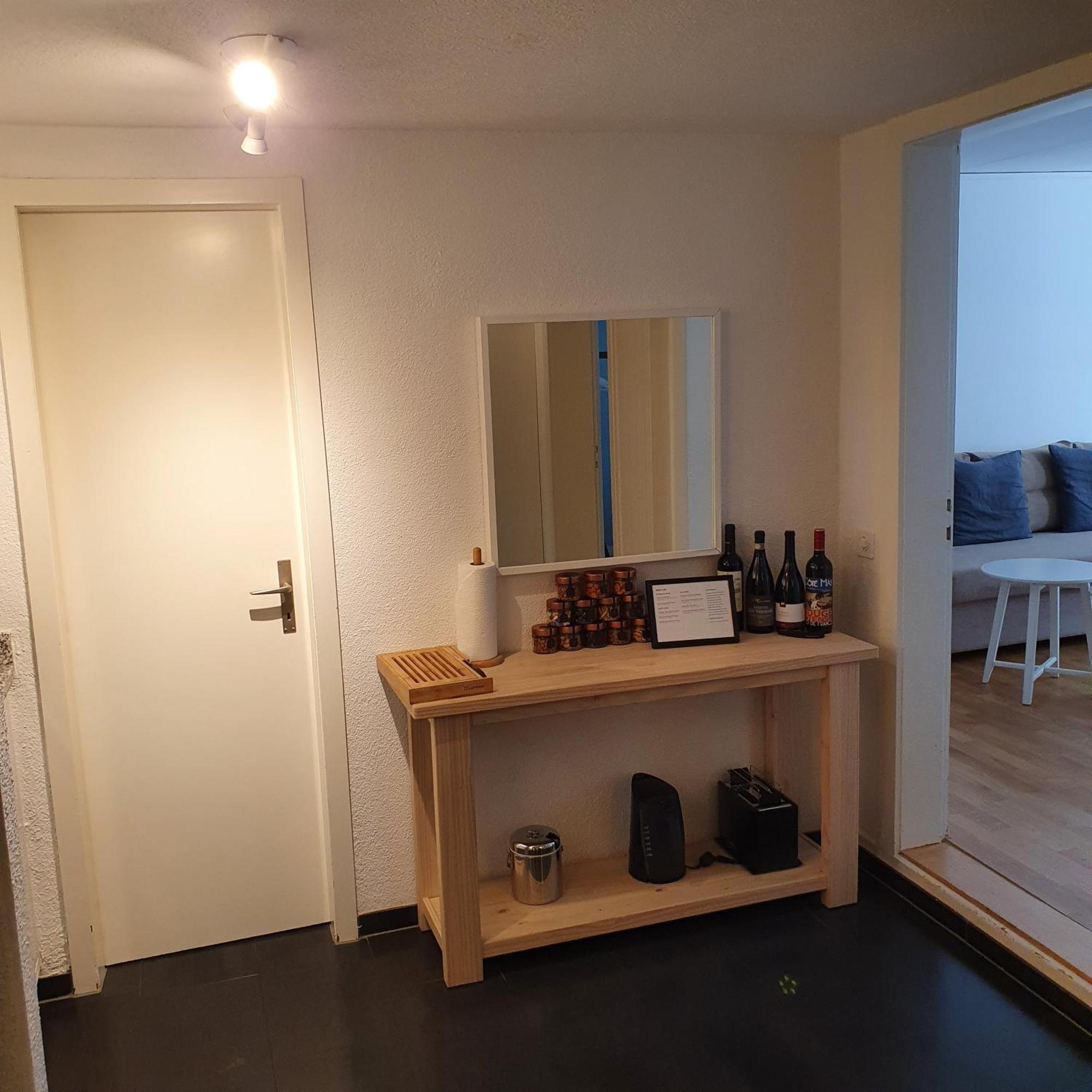Stylish Apartment In The Heart Of Zug By Airhome Bilik gambar
